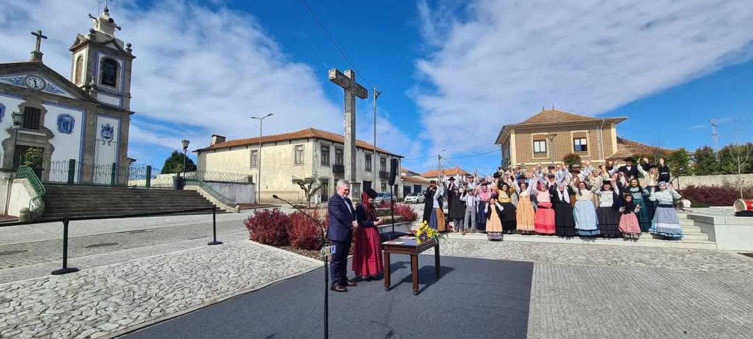 Acordo de Colaboração entre o Município de V.N Gaia e o Grupo de Danças e Cantares de Serzedo 